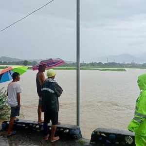 “双台风”已致菲律宾2人死亡  超41.8万人受灾