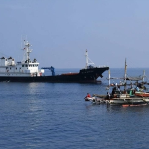 拆掉中方南海屏障后，菲方变本加厉，准备夺回黄岩岛，并对华索赔