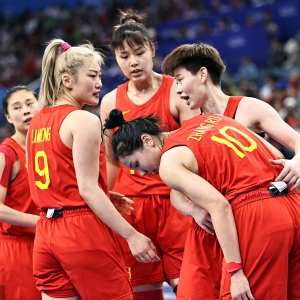 中国女篮100-44大胜朝鲜队，晋级亚运会决赛