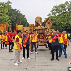 福建泉州慈济宫再现“保生大帝绕境巡安”