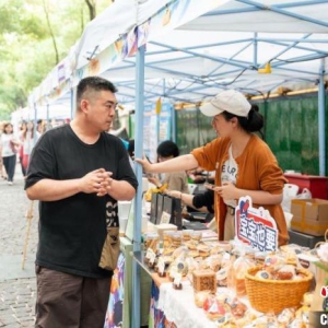 武汉近30家台青企业办夏日市集