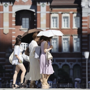 日本今年高温首次冲上40°C：26都县发中暑警报 已有数人或中暑死亡 ...