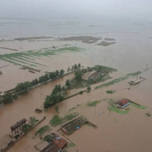 朝鲜洪涝灾害致5000人被困，金正恩严肃批评防灾不力