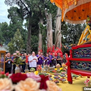 中国国民党前秘书长李乾龙等台胞甘肃天水祭祀人文始祖伏羲 ...