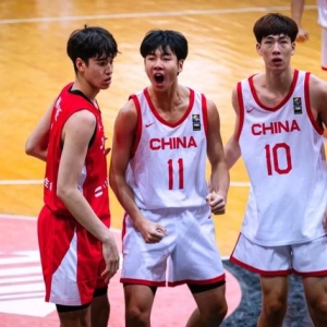 U18男篮亚洲杯：中国三分准绝杀日本进八强 张博源22分锁小组第一 ...