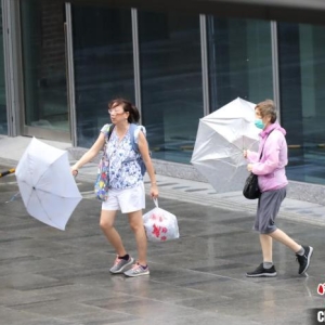 台风“山陀儿”暴风圈已接触台湾南部 屏东等地停班停课 ...