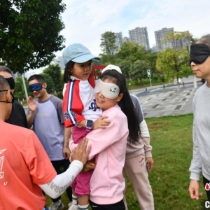 台湾青年在成都组建首支盲人棒球队