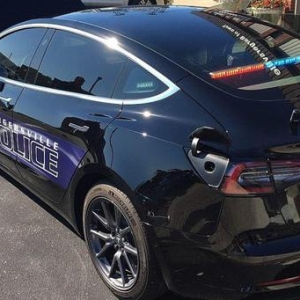 美国加州警局试水电动警车，特斯拉 Model 3 表现遭吐槽 ...