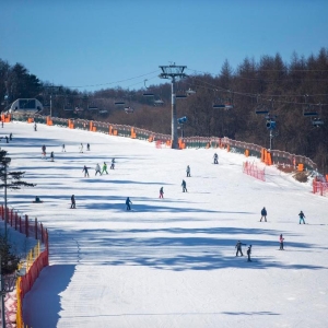 游客少、气温高　韩国滑雪旅游业面临困境