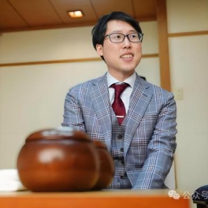 日本围棋冠军收割机 王座四连霸后井山创下诸多纪录