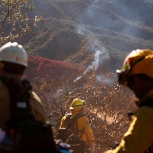 山火持续 美国洛杉矶超600万人处于严重火灾威胁之下