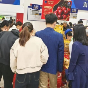 “塌房”的车厘子，撕碎贵族水果的体面