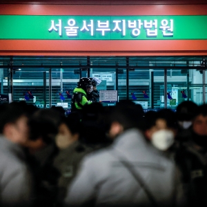 韩国大法院：尹锡悦支持者闯入法院进行破坏为挑衅法治 ...