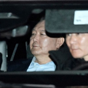 睡地板、吃泡菜水饺，省水洗碗：韩国总统尹锡悦的监狱生活 ...