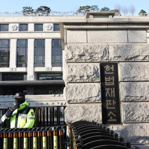 韩总统弹劾案庭审第四次公开辩论开始，尹锡悦本人出席 ...