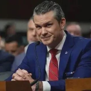 美国新防长终于还是这位主持人，此前五角大楼搞出一个大动作 ...
