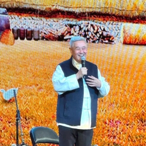 赵本山美国巡演票价上千元，心疼观众吐槽价太高，多演40分钟回馈 ...