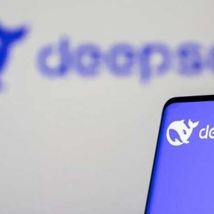 DeepSeek让中国AI全遭殃？不是膝盖生根，就是气急败坏