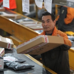 美国小额包裹关税悬而未决，中国卖家已经行动起来了 ...