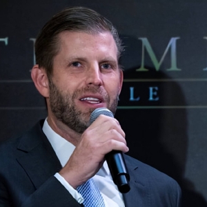 特朗普二儿子暗示可能竞选美国总统，曾称自己“政治之路将会很轻松” ...